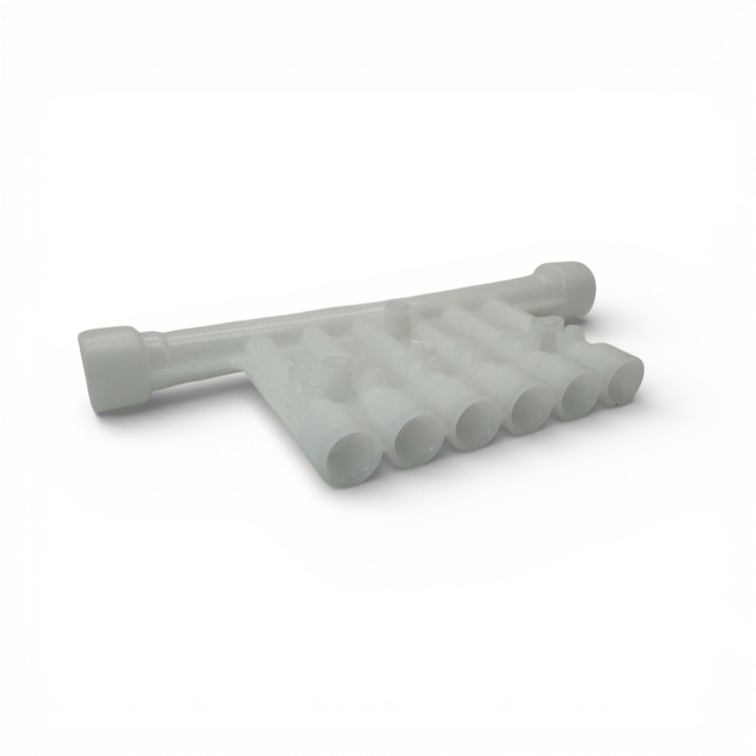 Plastit plastična POM komponenta za elektroniko in tehnične sisteme